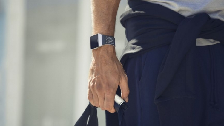 Фото - Fitbit представила смарт-часы Ionic: Adidas»